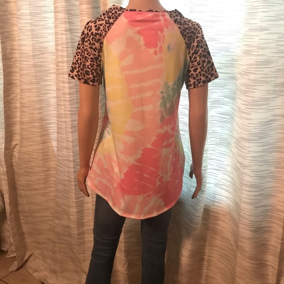 The dye shirt with cheetah print sleeves. - Picture 6 of 8